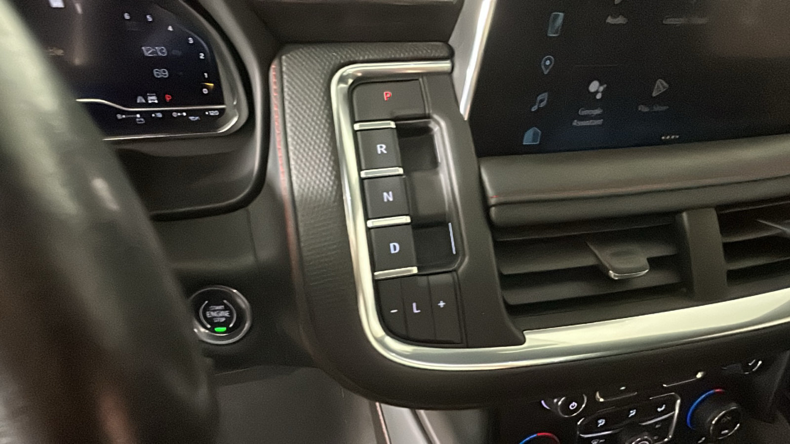 Used 2022 Chevrolet Suburban RST w/ Luxury Package AWD/4WD image 25