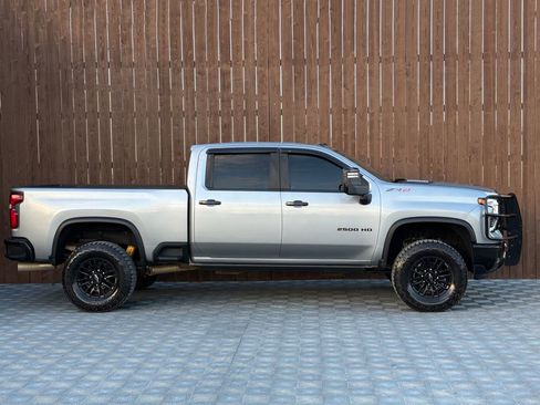 Used 2024 Chevrolet Silverado 2500 ZR2 image 14