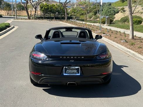 Used 2017 Porsche 718 Boxster image 9