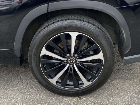 Used 2021 Toyota Highlander XSE image 9