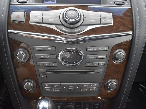 Used 2017 INFINITI QX80 4WD w/ Driver Assistance Package image 21
