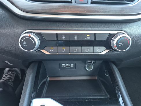 Used 2024 Nissan Altima 2.5 SV image 29