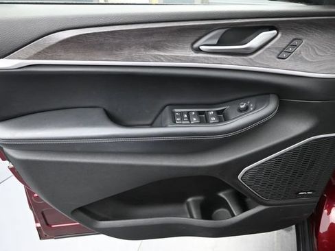 Used 2023 Jeep Grand Cherokee 4WD 4xe w/ Luxury Tech Group II image 14