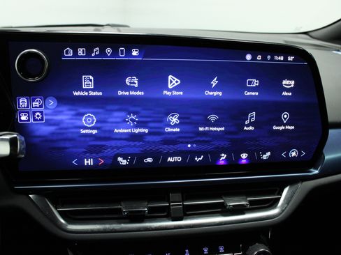 Used 2025 Chevrolet Equinox EV LT w/ Convenience Package image 23