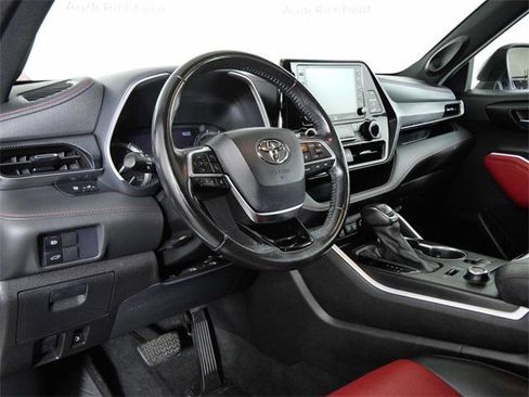 Used 2021 Toyota Highlander XSE image 16