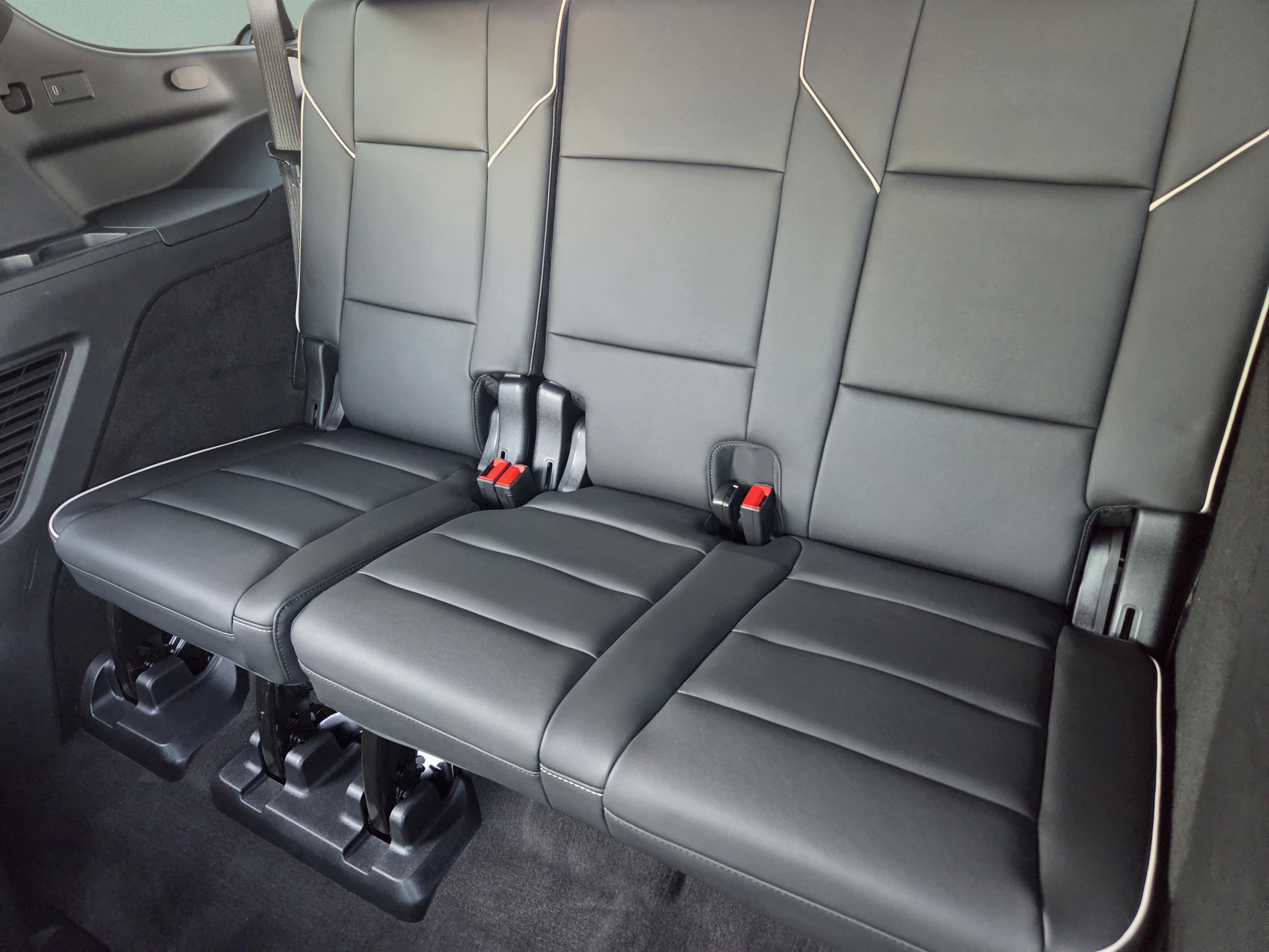 Used 2025 Cadillac Escalade Sport w/ LPO, ONYX Package AWD/4WD image 26