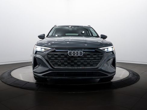 Used 2024 Audi Q8 e-tron Prestige image 25