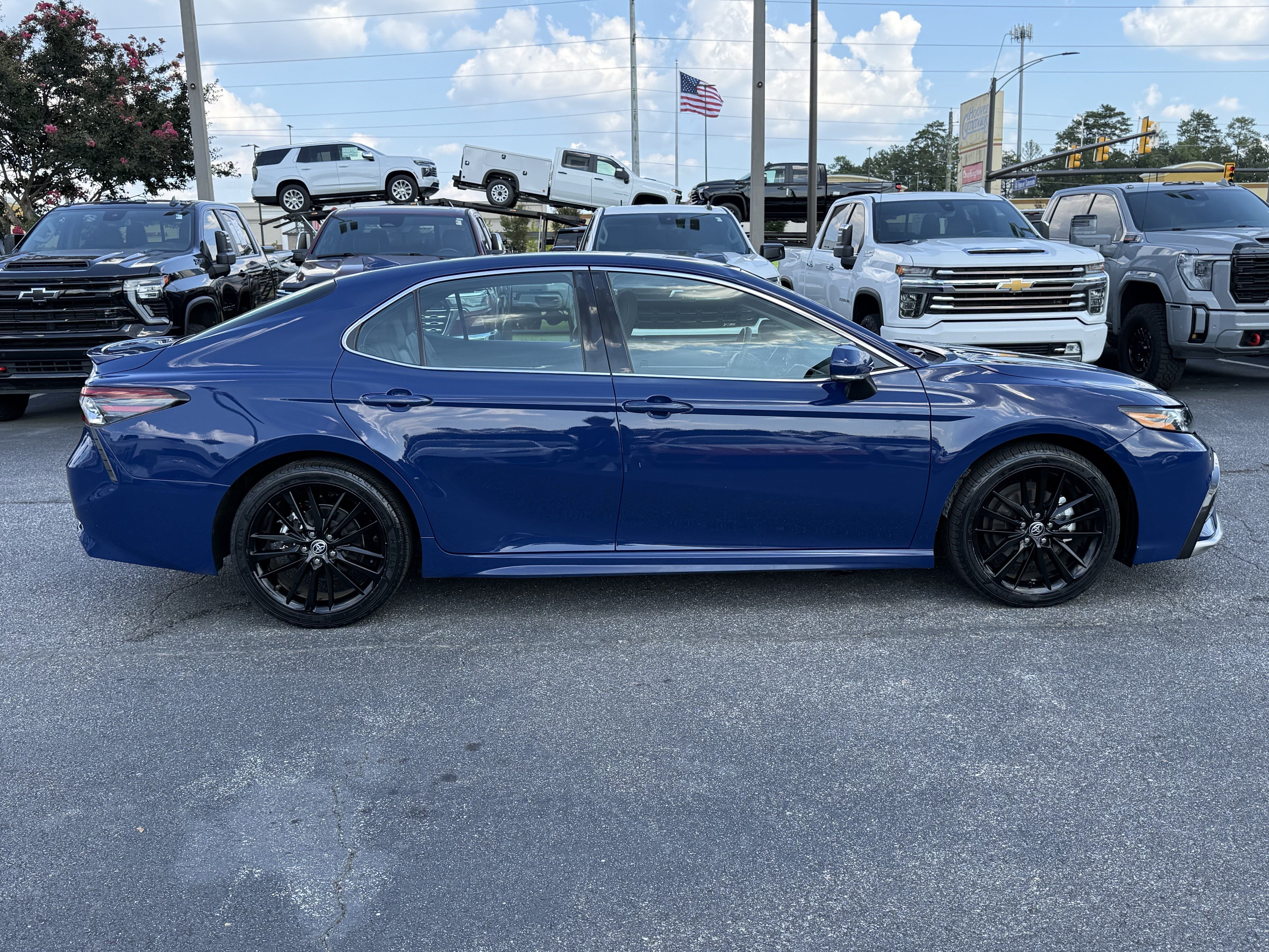 Used 2023 Toyota Camry XSE FWD image 11