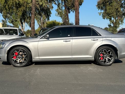 Used 2018 Chrysler 300 S AWD/4WD image 8