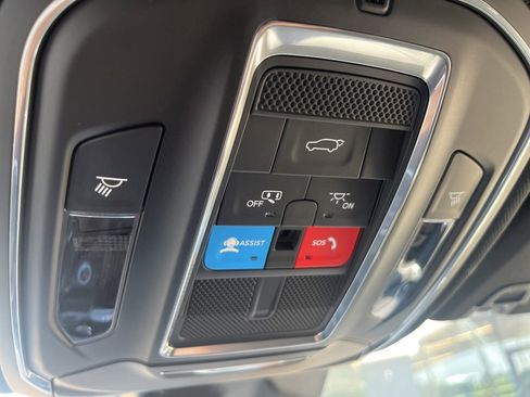 New 2025 Jeep Grand Cherokee Altitude image 34