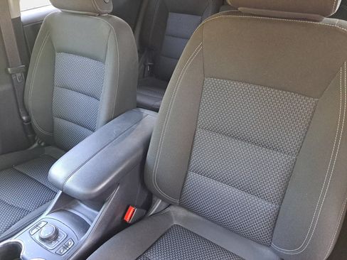 Used 2023 GMC Terrain SLE w/ Driver Convenience Package FWD image 10