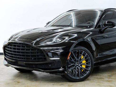Used 2023 Aston Martin DBX 707 image 2