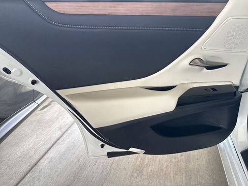 Certified 2025 Lexus ES 350 w/ Premium Package image 26