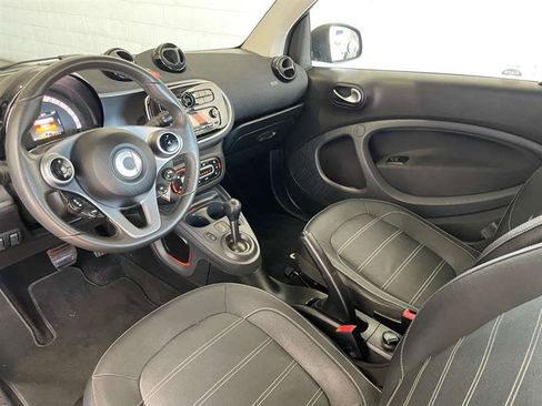Used 2016 smart fortwo Coupe RWD image 46