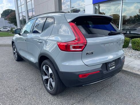 Used 2025 Volvo XC40 B5 Plus AWD/4WD image 3
