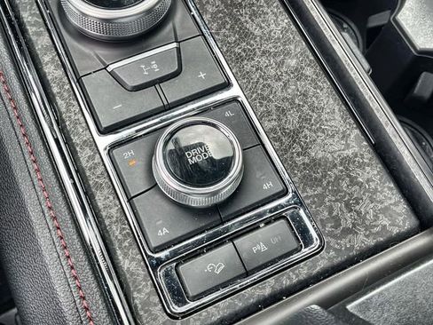 Used 2023 Ford Expedition Limited image 26