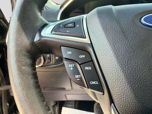 Used 2020 Ford Edge SEL w/ Cold Weather Package AWD/4WD image 30
