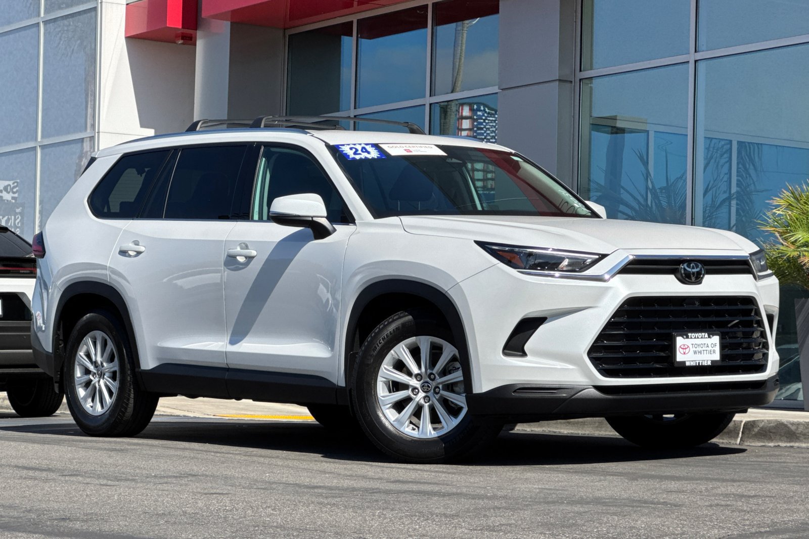 Used 2024 Toyota Grand Highlander FWD image 2