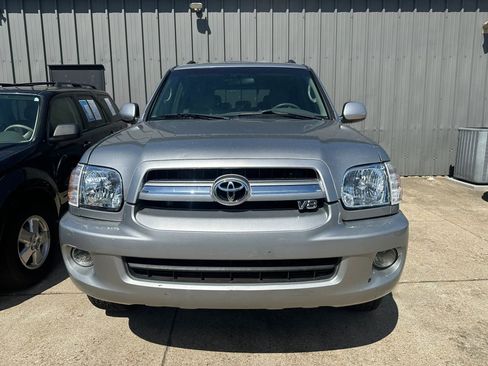 Used 2006 Toyota Sequoia SR5 RWD image 24