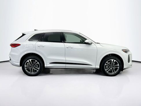 Used 2025 Audi Q5 Premium Plus w/ Premium Plus AWD/4WD image 5