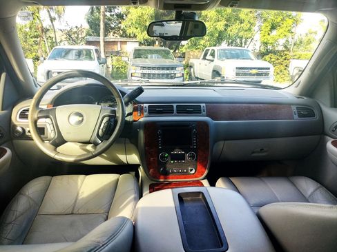 Used 2008 Chevrolet Avalanche LTZ w/ LTZ Preferred Equipment Group image 30