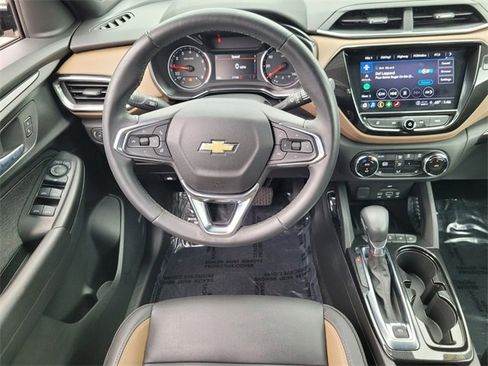 Used 2022 Chevrolet TrailBlazer ACTIV w/ Technology Package image 14