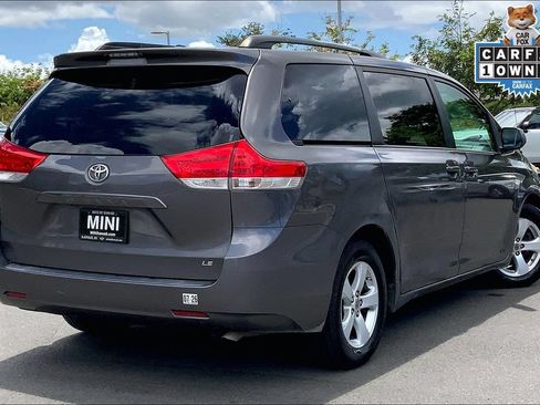 Used 2014 Toyota Sienna LE FWD image 11