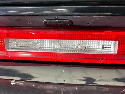 Used 2012 Dodge Challenger SXT image 38