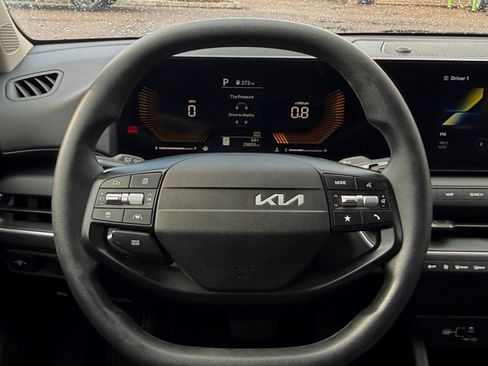Used 2025 Kia K4 FWD image 25