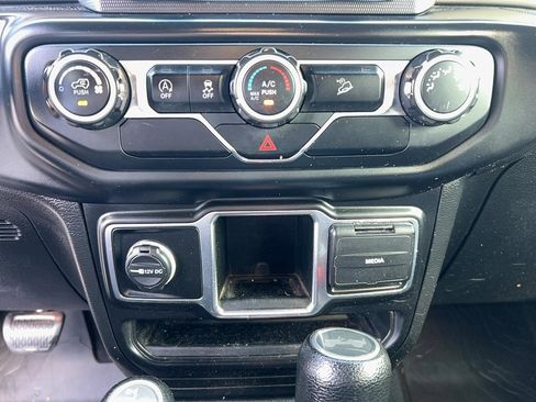 Used 2021 Jeep Wrangler Unlimited Sport image 18