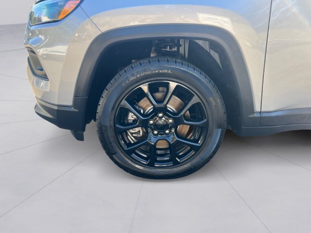 Used 2023 Jeep Compass Latitude w/ Convenience Group AWD/4WD image 9