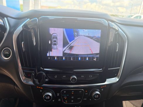 Used 2021 Chevrolet Traverse Premier AWD/4WD image 21