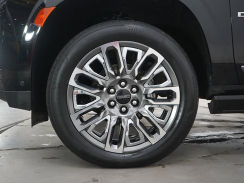 Used 2023 GMC Yukon XL Denali Ultimate image 34