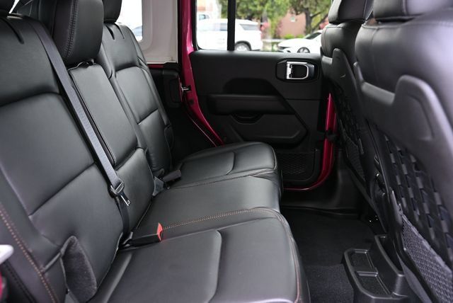 Used 2022 Jeep Wrangler Unlimited Rubicon w/ Xtreme Recon 35" Tire Package AWD/4WD image 29