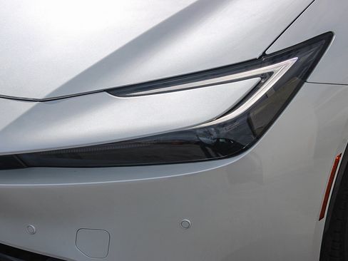 New 2026 Toyota Prius FWD image 5