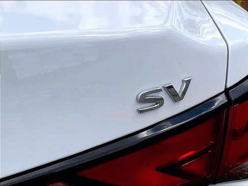 Used 2024 Nissan Sentra SV FWD image 28