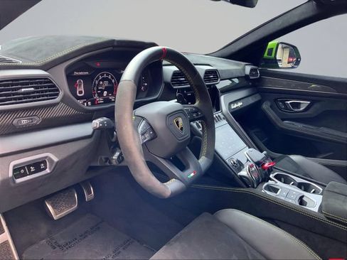 Used 2024 Lamborghini Urus Performante AWD/4WD image 23