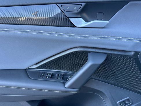 New 2026 Volkswagen Tiguan SE image 10