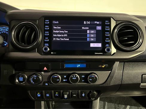 Used 2021 Toyota Tacoma TRD Off-Road w/ Technology Package image 10