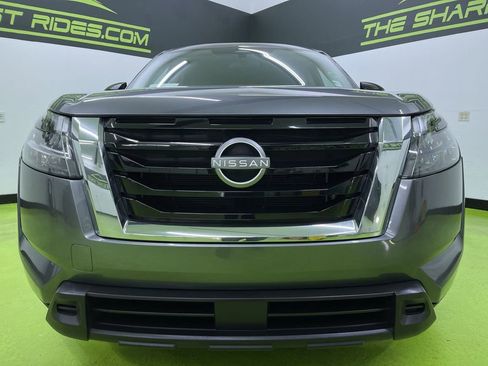 Used 2023 Nissan Pathfinder S image 3
