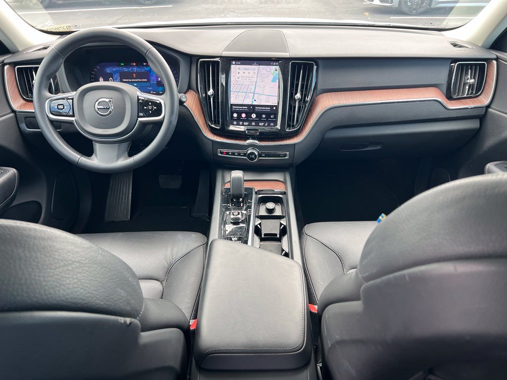 Used 2023 Volvo XC60 B5 Plus AWD/4WD image 12