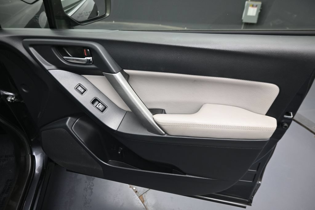 Used 2017 Subaru Forester 2.5i Limited AWD/4WD image 33