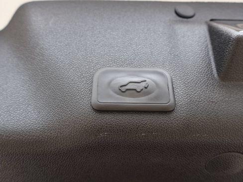 Used 2016 GMC Acadia Denali FWD image 21