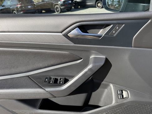 Used 2024 Volkswagen Jetta SE image 15