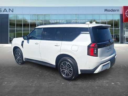 Used 2025 Nissan Armada SL AWD/4WD image 6