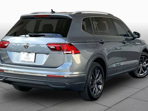 Used 2023 Volkswagen Tiguan SE w/ Panoramic Sunroof Package FWD image 14