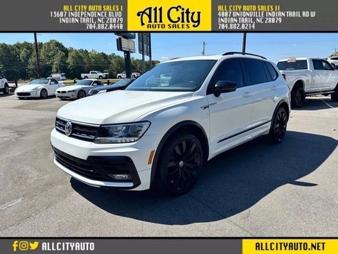 Used 2021 Volkswagen Tiguan SE image 3