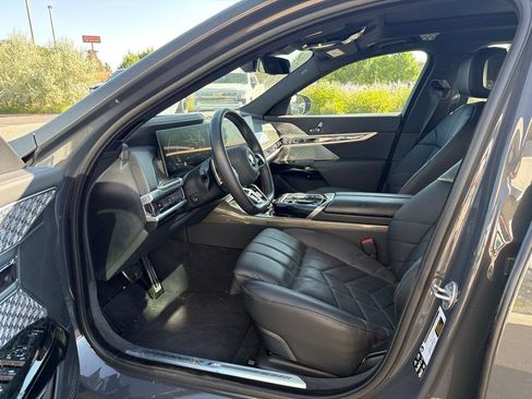 Used 2025 BMW 760i xDrive w/ Executive Package AWD/4WD image 10