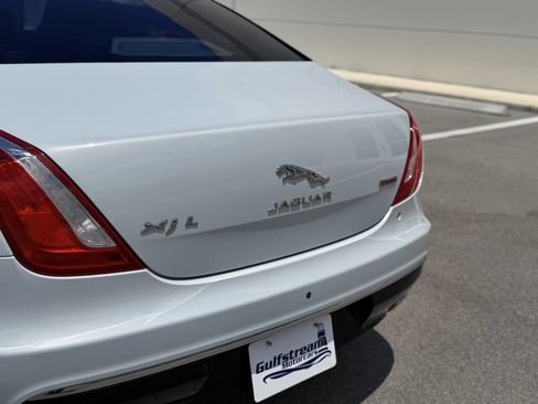 Used 2019 Jaguar XJ L Supercharged RWD image 7