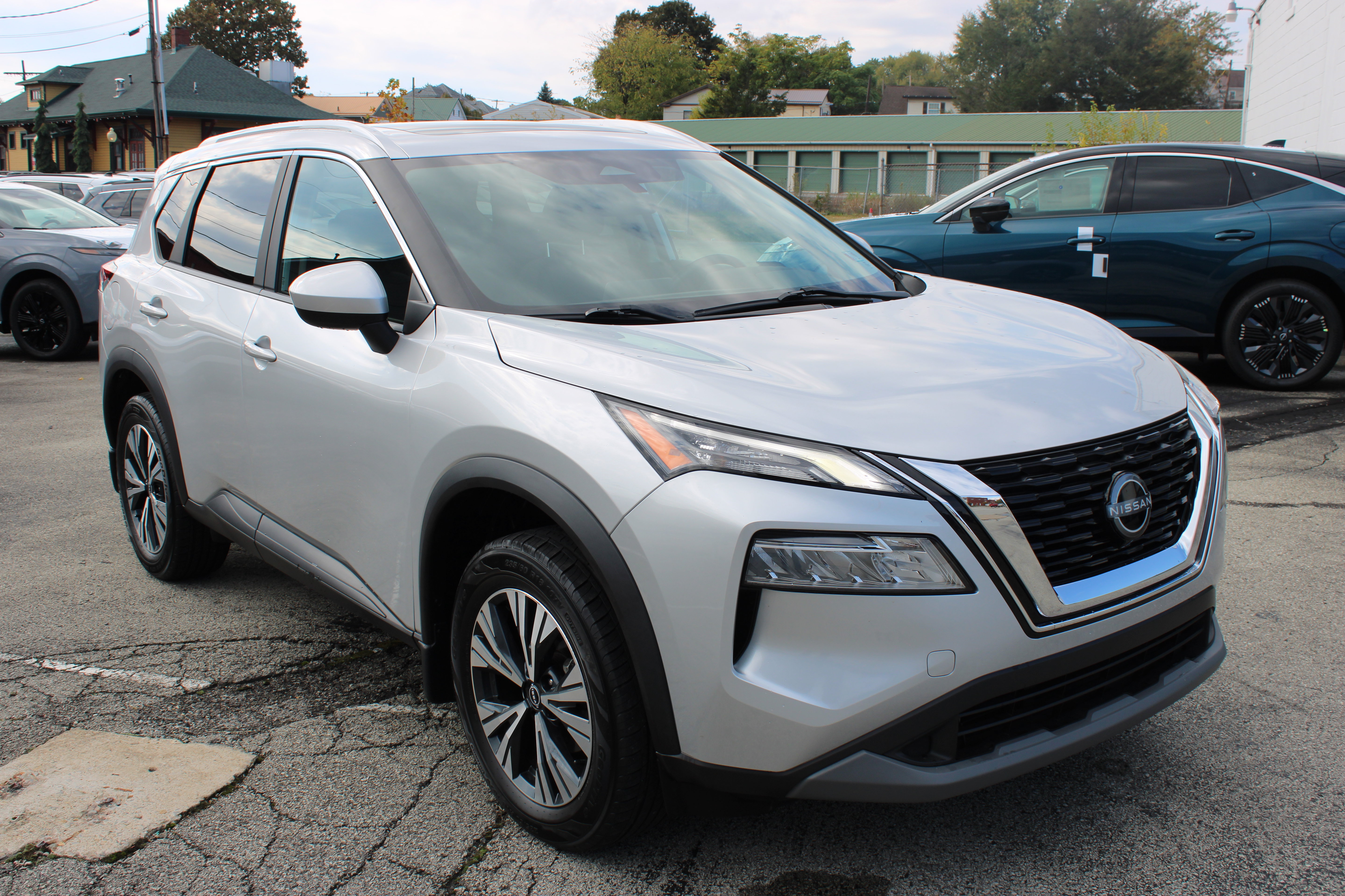 Certified 2023 Nissan Rogue SV w/ SV Premium B Package AWD/4WD image 10